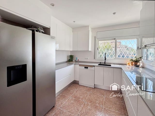 4 chambre Villa/Maison à vendre à Segur de Calafell, Calafell avec piscine garage - 430 000 € (Ref: 9755555)