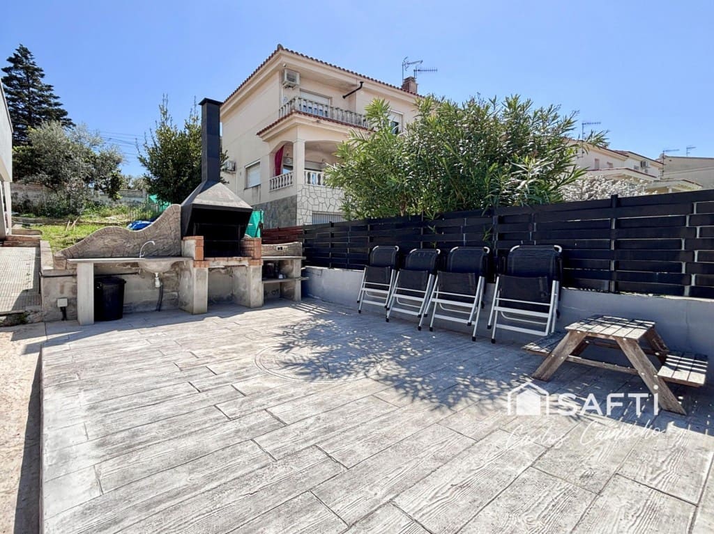 4 chambre Villa/Maison à vendre à Calafell avec piscine garage - 430 000 € (Ref: 9755555)