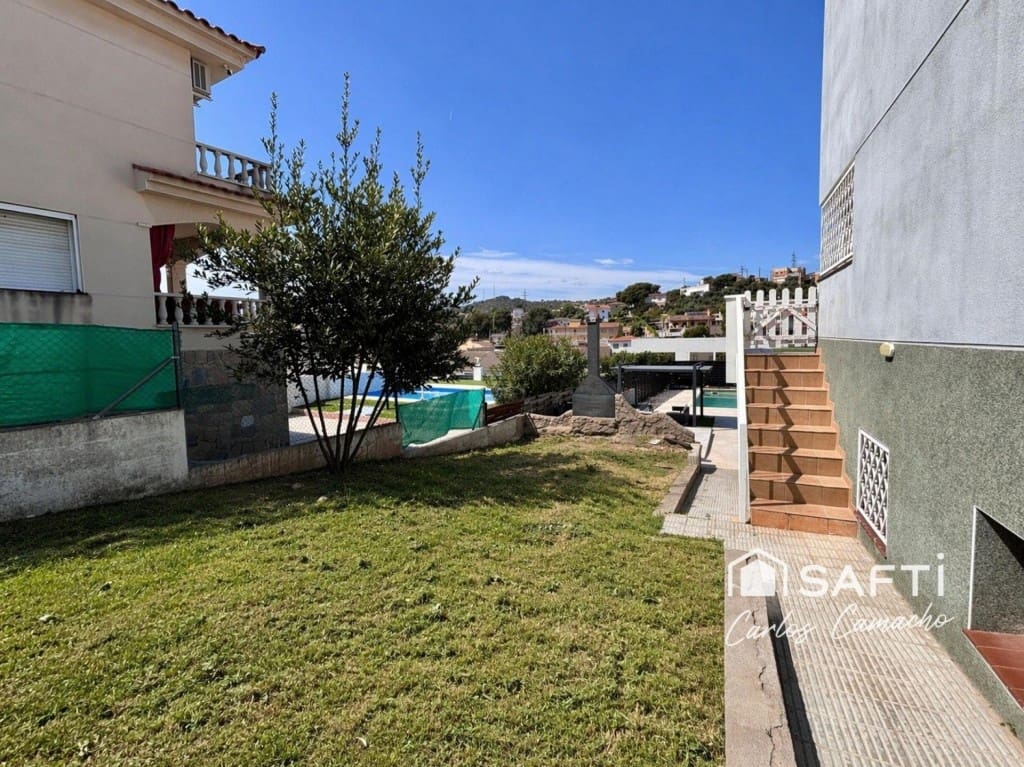 4 chambre Villa/Maison à vendre à Calafell avec piscine garage - 430 000 € (Ref: 9755555)