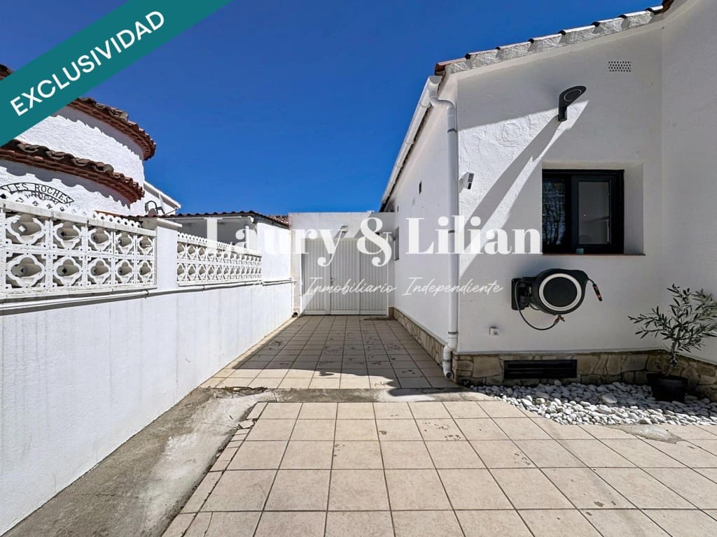 3 camera da letto Villa in vendita in Empuriabrava con piscina garage - 398.000 € (Rif: 9758815)