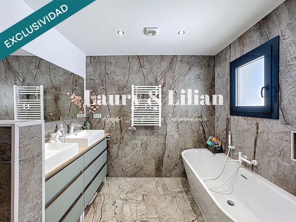 3 camera da letto Villa in vendita in Empuriabrava con piscina garage - 398.000 € (Rif: 9758815)