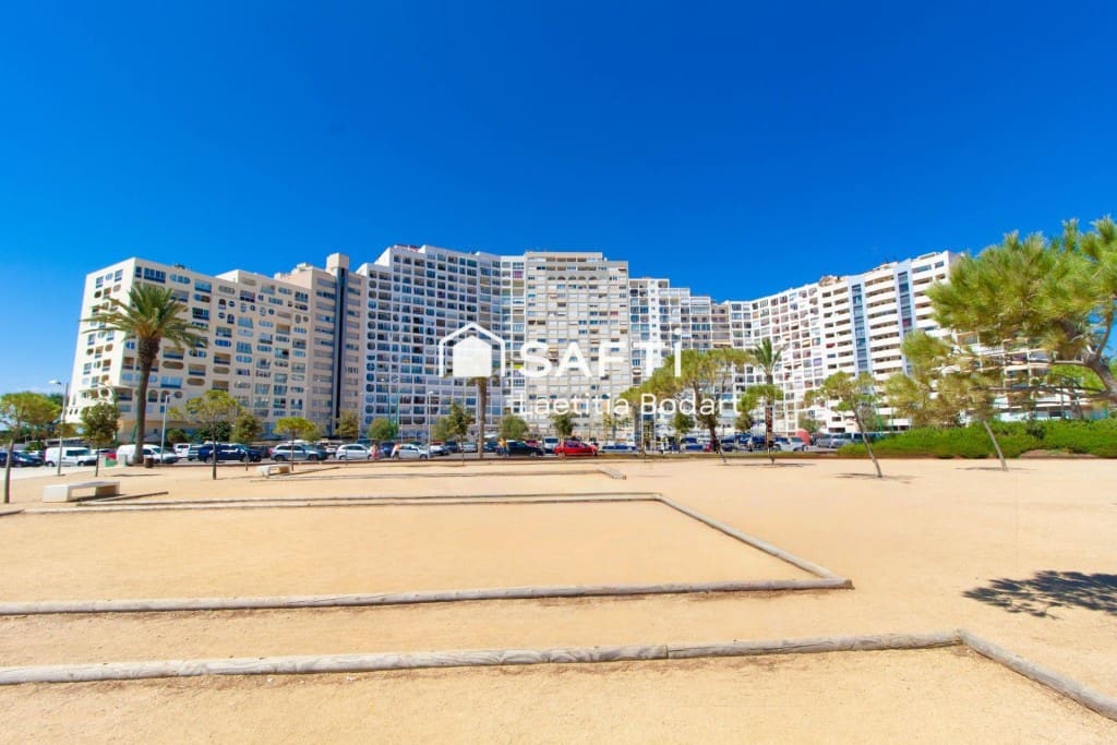 Kommersiell til salgs i Empuriabrava - € 159 000 (Ref: 9758816)