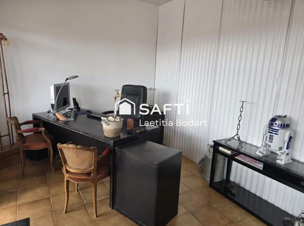 Kommersiell til salgs i Empuriabrava - € 159 000 (Ref: 9758816)