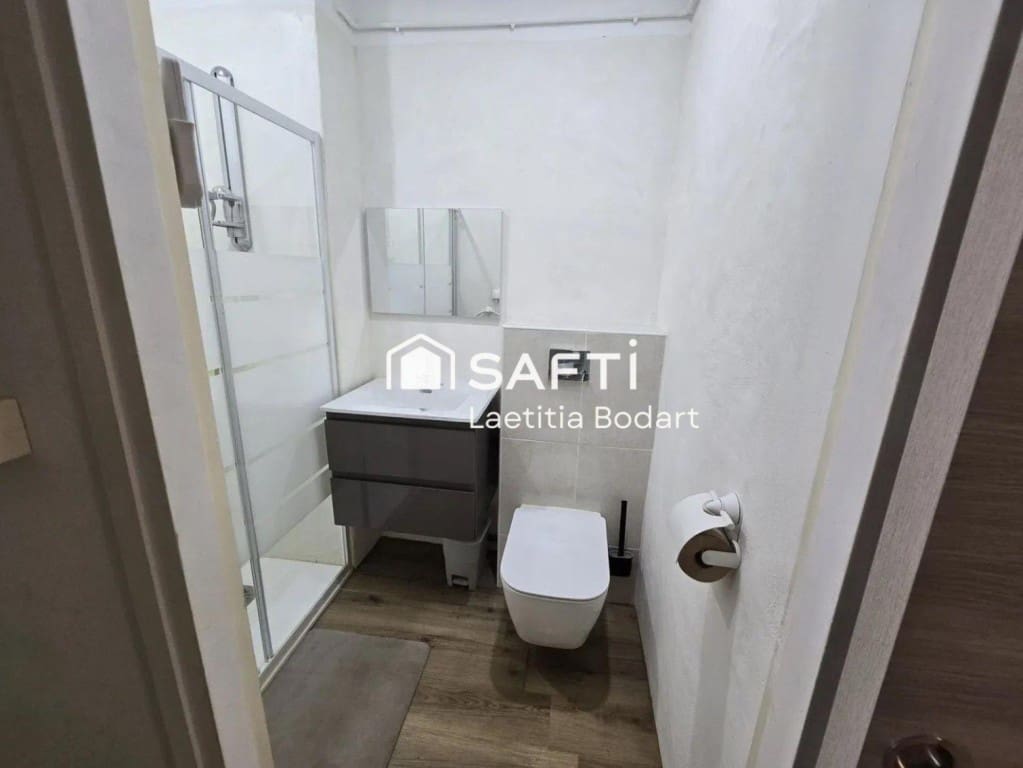 Kommersiell til salgs i Empuriabrava - € 159 000 (Ref: 9758816)