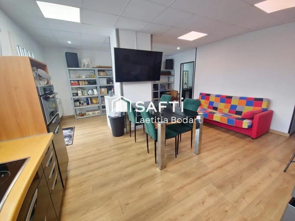 Kommersiell til salgs i Empuriabrava - € 159 000 (Ref: 9758816)