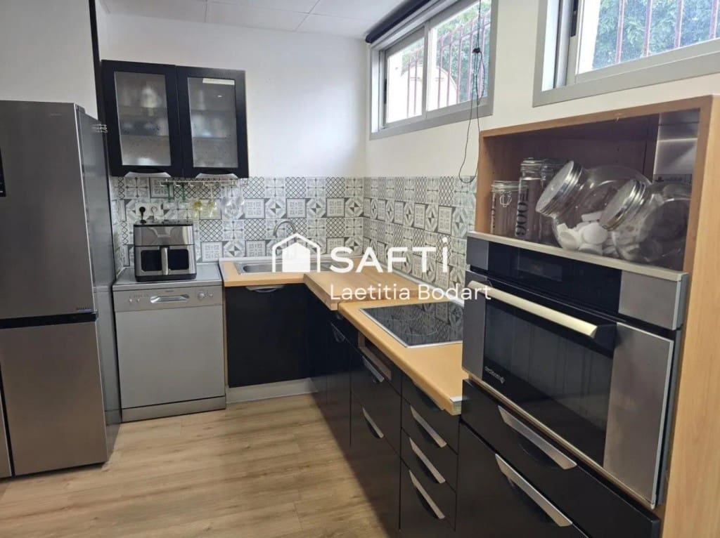 Kommersiell til salgs i Empuriabrava - € 159 000 (Ref: 9758816)