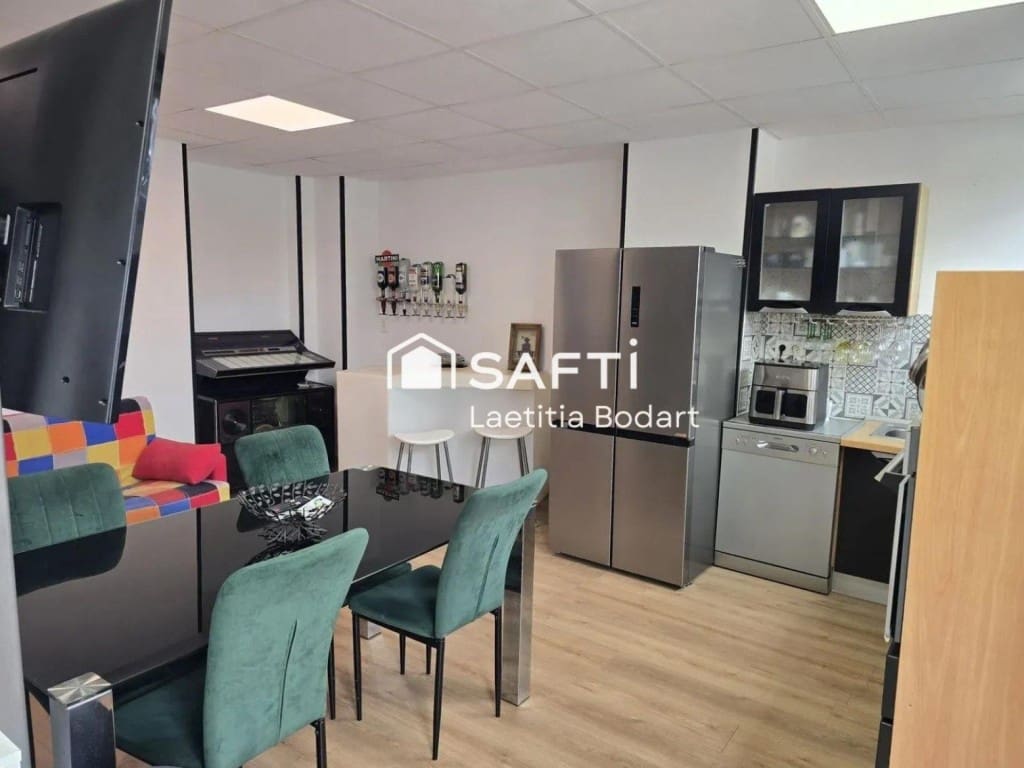 Kommersiell til salgs i Empuriabrava - € 159 000 (Ref: 9758816)