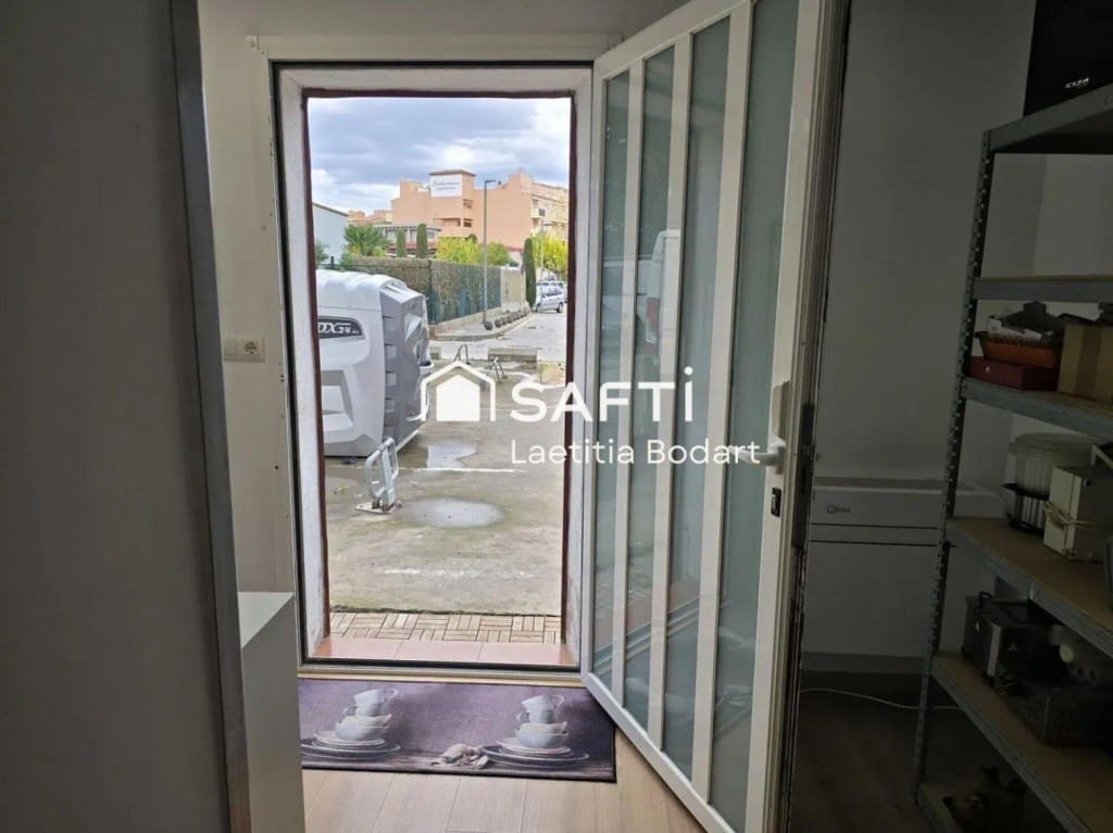 Kommersiell til salgs i Empuriabrava - € 159 000 (Ref: 9758816)