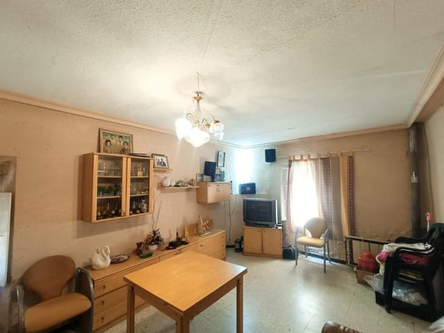 5 bedroom Terraced Villa for sale in Puerto Lápice with garage - € 48,000 (Ref: 9761875)