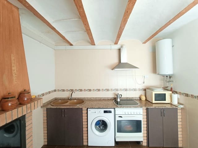 5 bedroom Terraced Villa for sale in Puerto Lápice with garage - € 48,000 (Ref: 9761875)