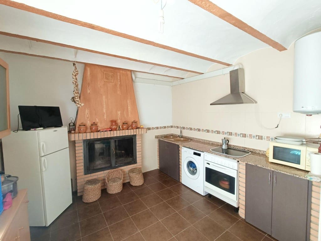 5 bedroom Terraced Villa for sale in Puerto Lapice with garage - € 48,000 (Ref: 9761875)