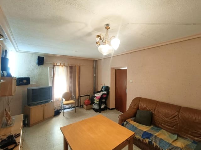 5 bedroom Terraced Villa for sale in Puerto Lápice with garage - € 48,000 (Ref: 9761875)