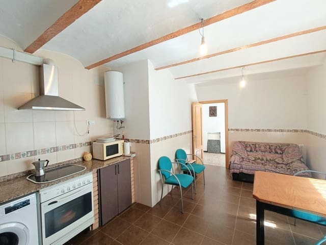 5 bedroom Terraced Villa for sale in Puerto Lápice with garage - € 48,000 (Ref: 9761875)