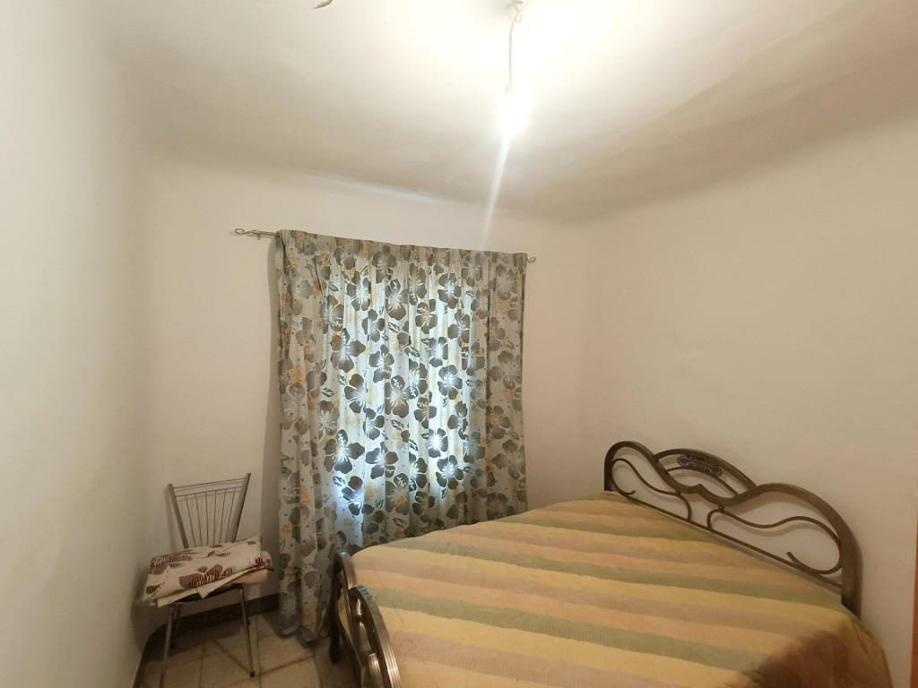 5 bedroom Terraced Villa for sale in Puerto Lapice with garage - € 48,000 (Ref: 9761875)