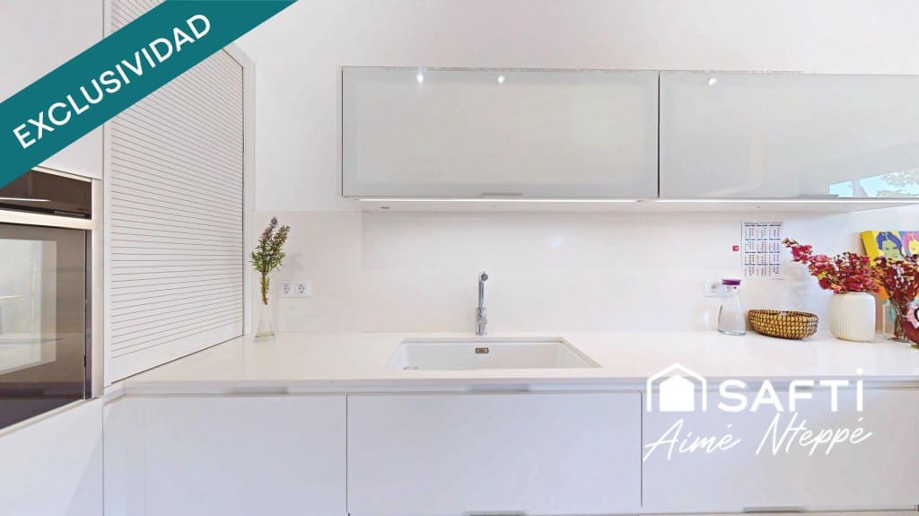 5 soverom Villa til salgs i Sant Julia de Ramis med svømmebasseng garasje - € 740 000 (Ref: 9761876)