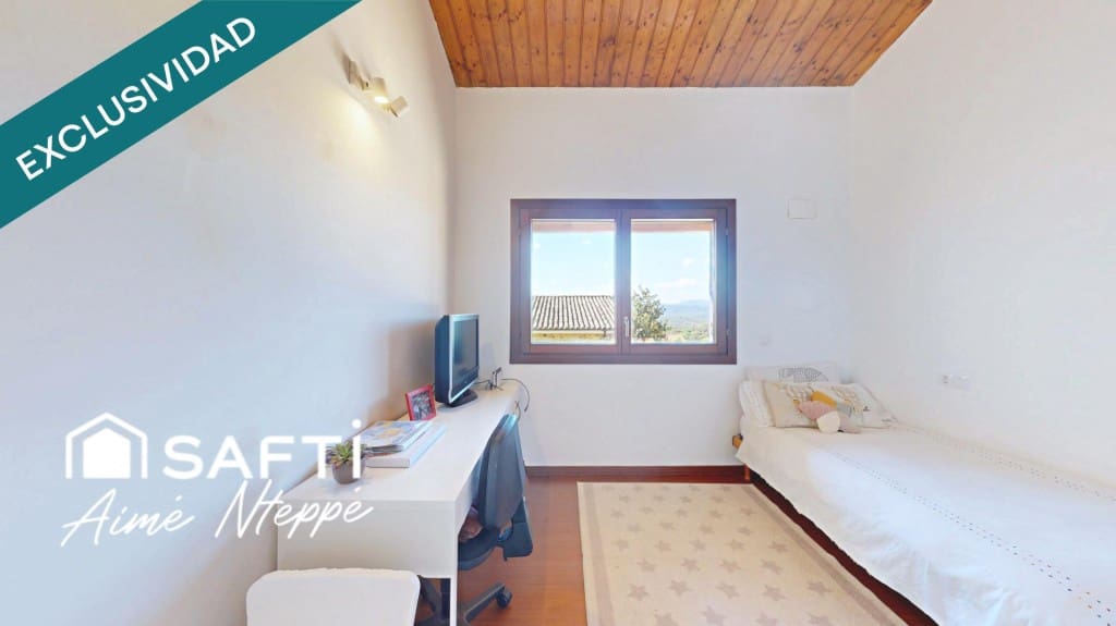 5 soverom Villa til salgs i Sant Julia de Ramis med svømmebasseng garasje - € 740 000 (Ref: 9761876)