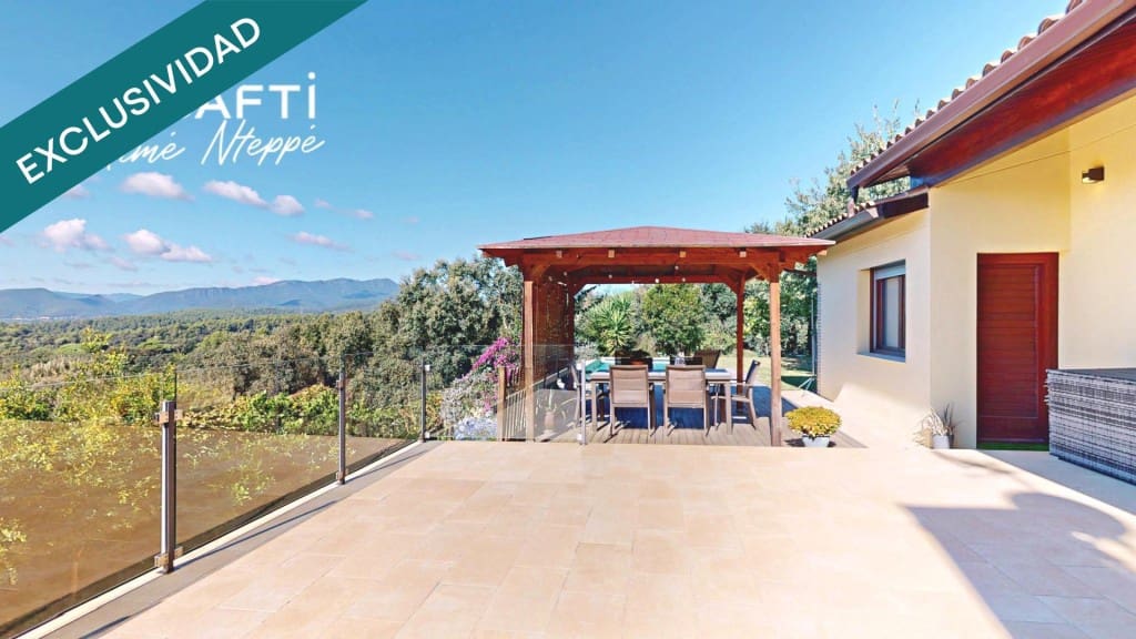 5 soverom Villa til salgs i Sant Julia de Ramis med svømmebasseng garasje - € 740 000 (Ref: 9761876)