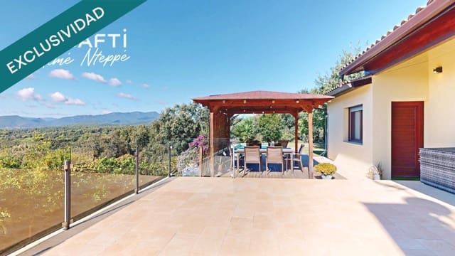 5 soverom Villa til salgs i Sant Julià de Ramis med svømmebasseng garasje - € 740 000 (Ref: 9761876)