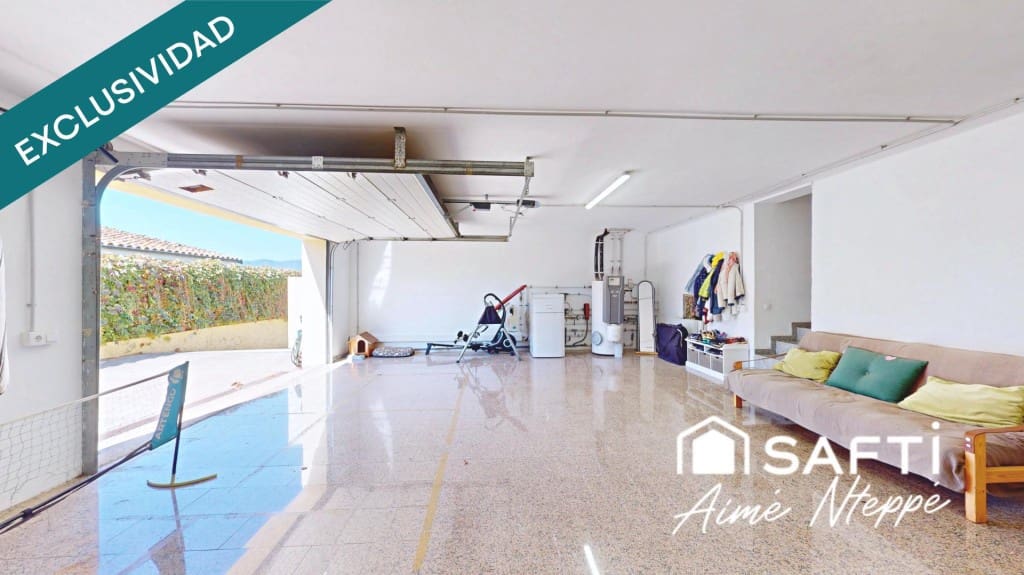 5 soverom Villa til salgs i Sant Julia de Ramis med svømmebasseng garasje - € 740 000 (Ref: 9761876)