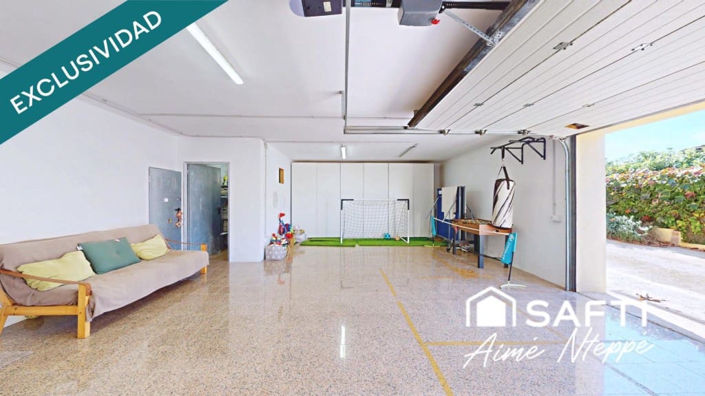 5 soverom Villa til salgs i Sant Julia de Ramis med svømmebasseng garasje - € 740 000 (Ref: 9761876)