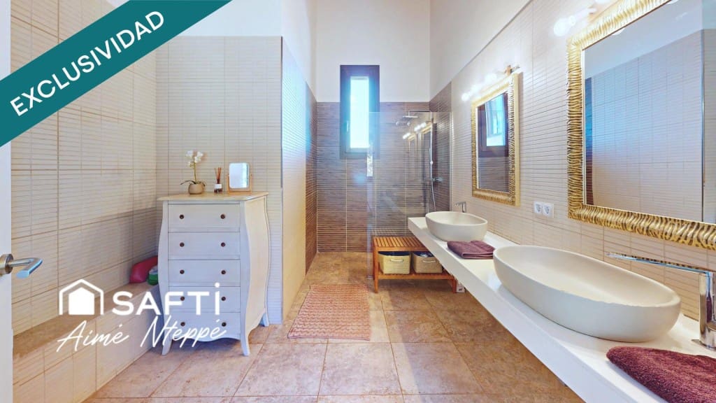 5 soverom Villa til salgs i Sant Julia de Ramis med svømmebasseng garasje - € 740 000 (Ref: 9761876)