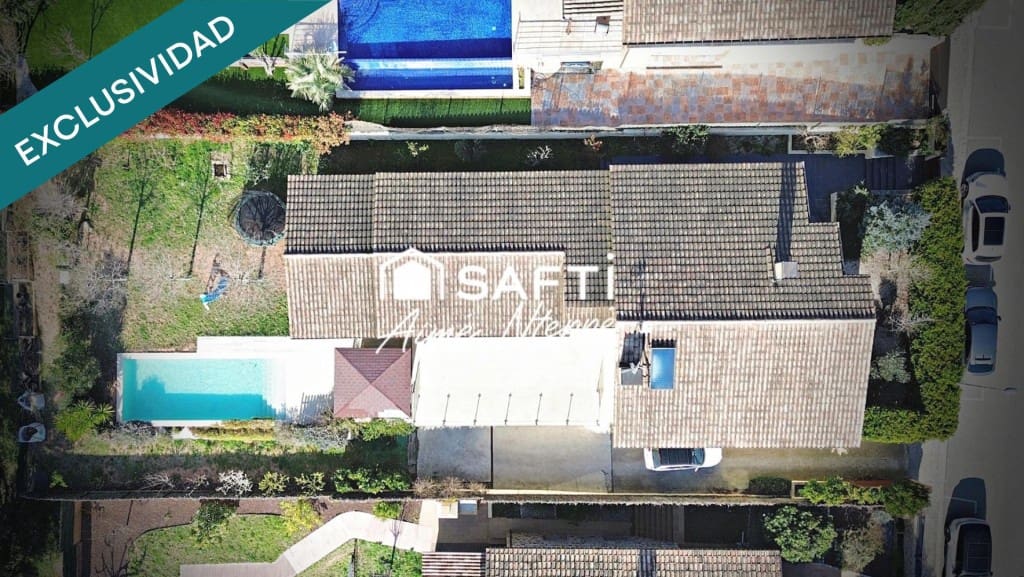 5 soverom Villa til salgs i Sant Julia de Ramis med svømmebasseng garasje - € 740 000 (Ref: 9761876)