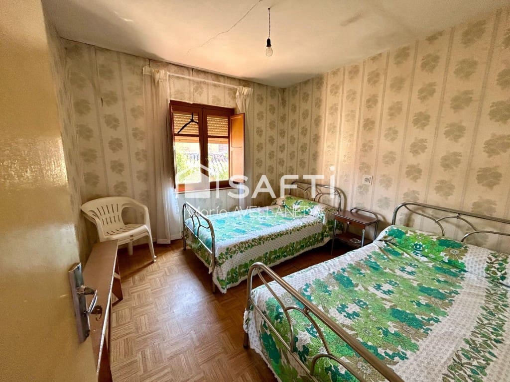 Finca/Casa Rural de 11 habitaciones en Valencia de Don Juan en venta con garaje - 129.000 € (Ref: 9761877)