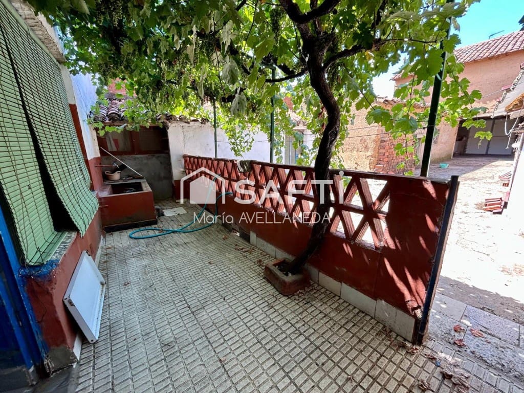 Finca/Casa Rural de 11 habitaciones en Valencia de Don Juan en venta con garaje - 129.000 € (Ref: 9761877)