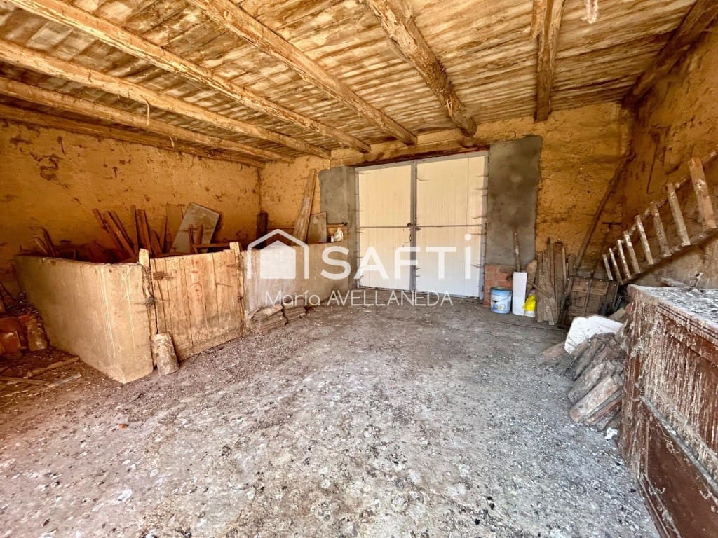 Finca/Casa Rural de 11 habitaciones en Valencia de Don Juan en venta con garaje - 129.000 € (Ref: 9761877)