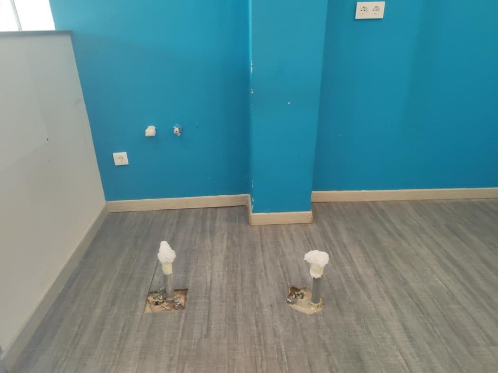 Commercieel te koop in Leon stad - € 75.000 (Ref: 9761878)