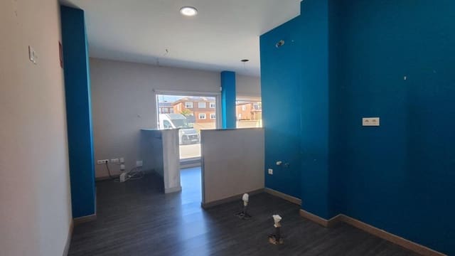 Commercieel te koop in León stad - € 75.000 (Ref: 9761878)