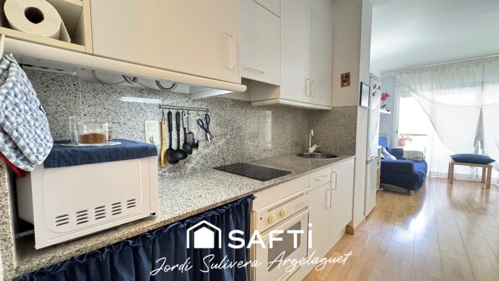 Studio for sale in Palamos with pool - € 239,000 (Ref: 9770557)