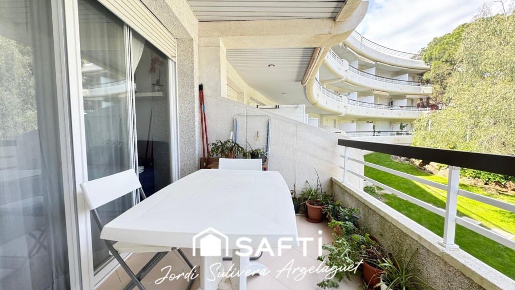 Studio for sale in Palamos with pool - € 239,000 (Ref: 9770557)