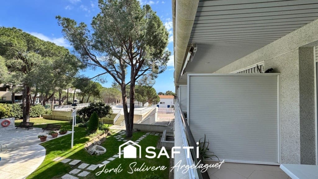 Studio for sale in Palamos with pool - € 239,000 (Ref: 9770557)