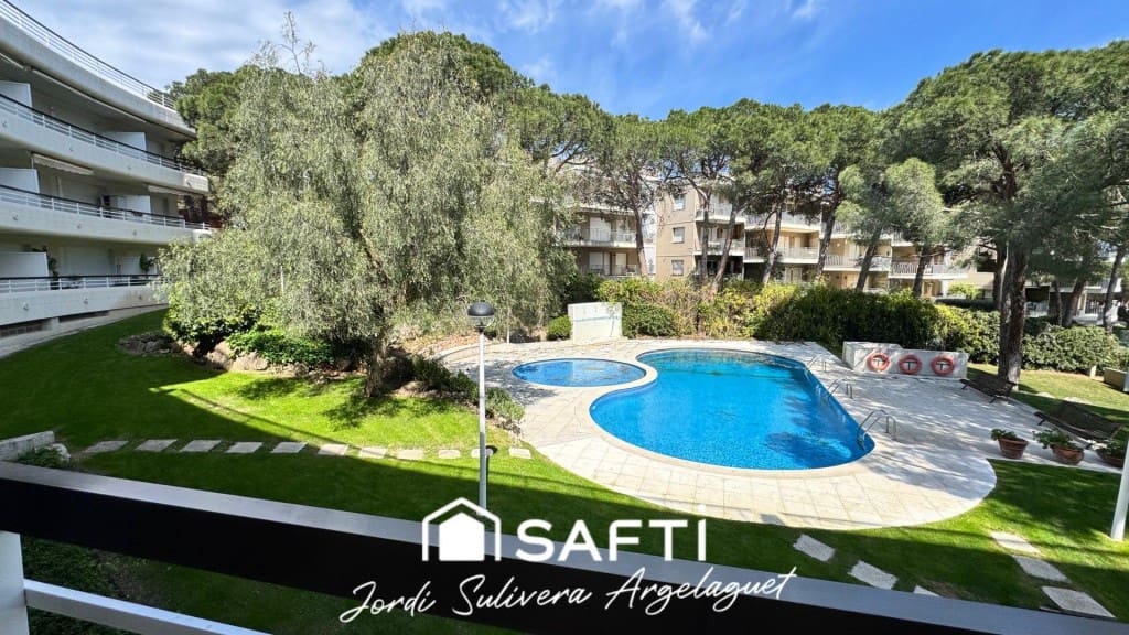 Studio for sale in Palamos with pool - € 239,000 (Ref: 9770557)