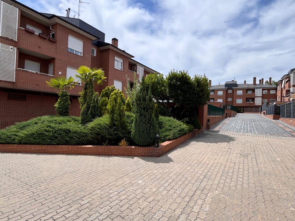 2 soverom Leilighet til salgs i Las Rozas de Madrid med svømmebasseng - € 635 000 (Ref: 9770558)