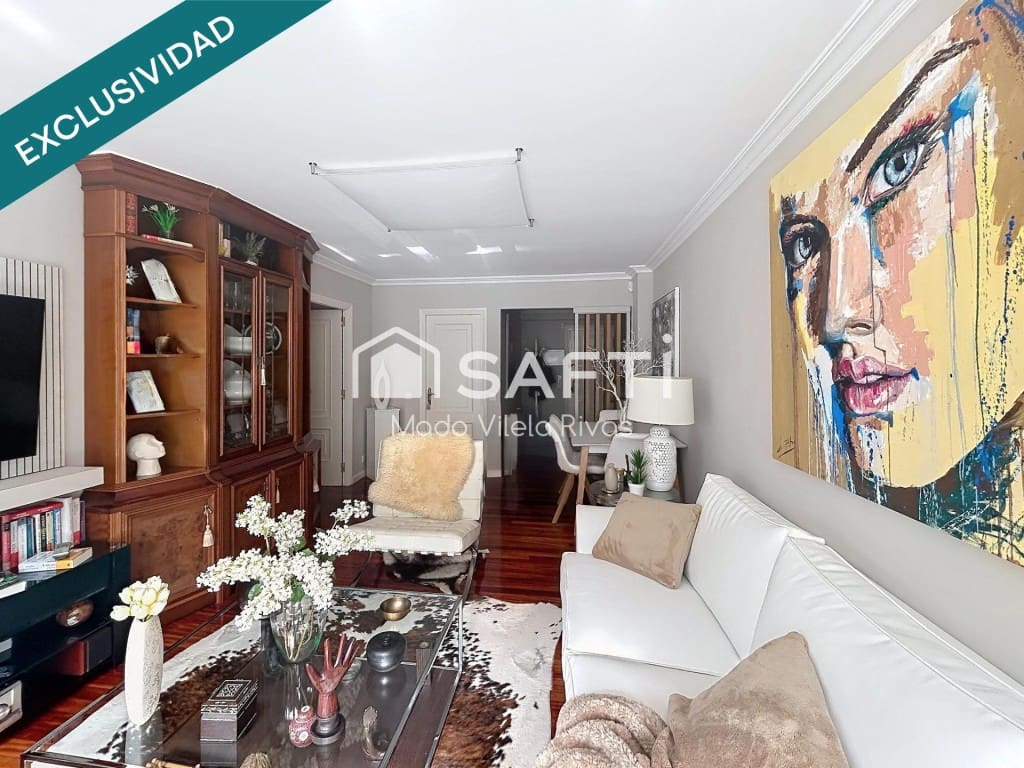 3 bedroom Apartment for sale in Santiago de Compostela - € 360,000 (Ref: 9772884)