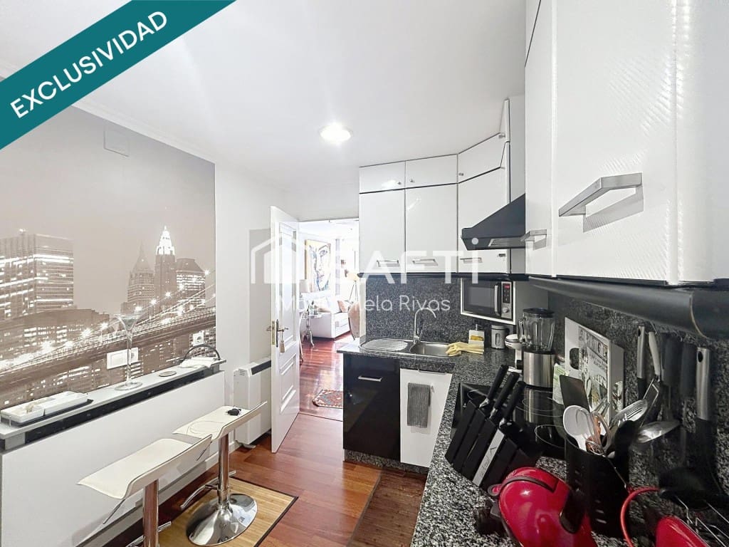 3 bedroom Apartment for sale in Santiago de Compostela - € 360,000 (Ref: 9772884)