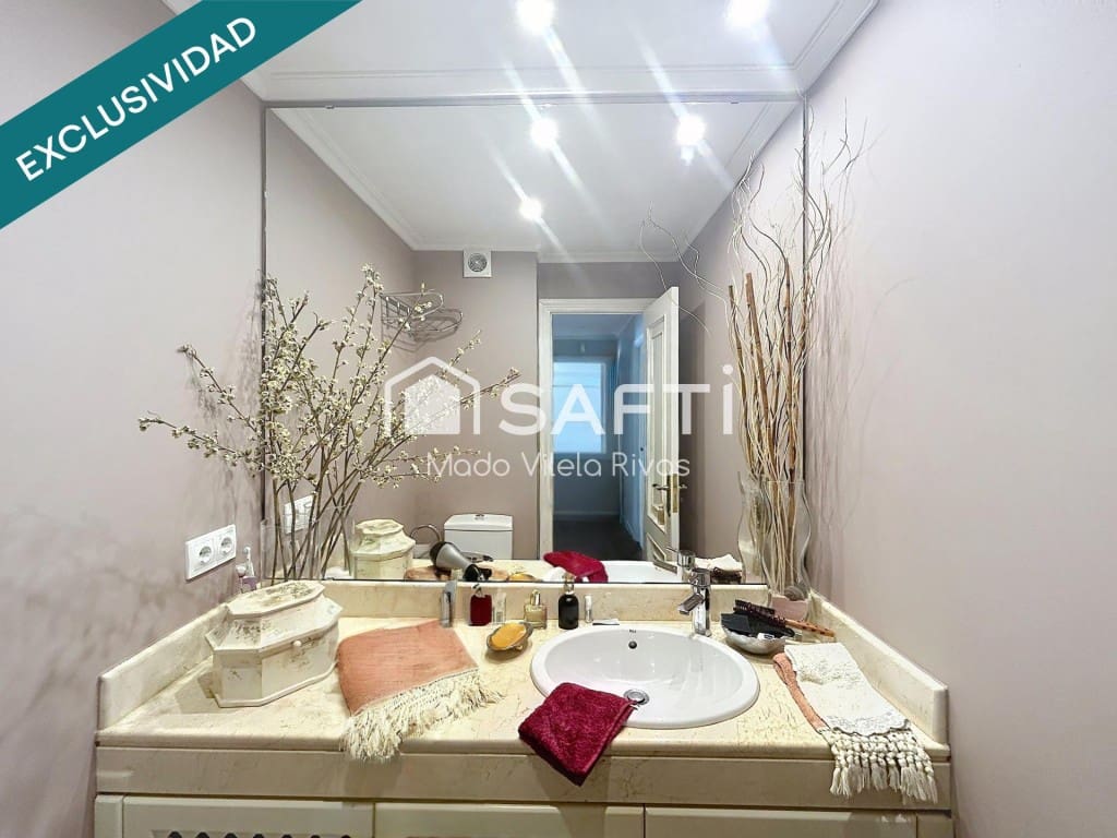 3 bedroom Apartment for sale in Santiago de Compostela - € 360,000 (Ref: 9772884)