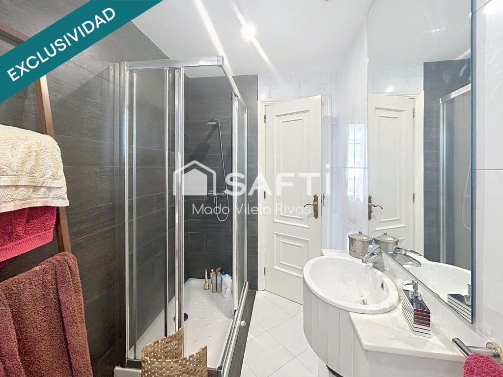 3 bedroom Apartment for sale in Santiago de Compostela - € 360,000 (Ref: 9772884)