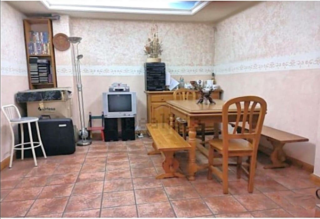 Adosado de 3 habitaciones en Zuera en venta con garaje - 225.000 € (Ref: 9772885)