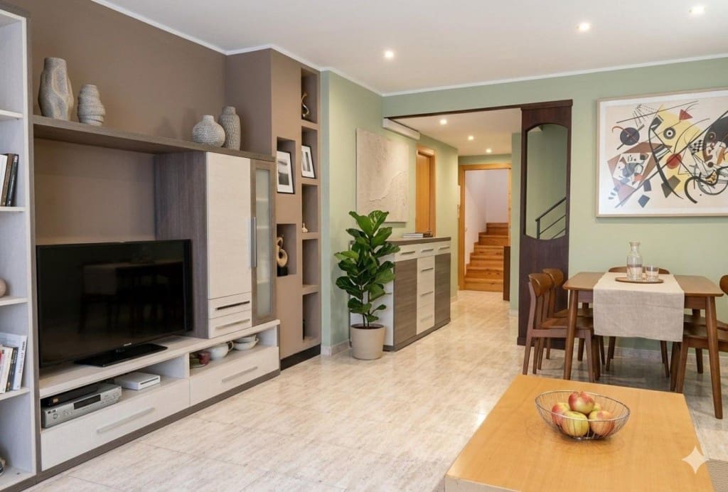 Adosado de 3 habitaciones en Zuera en venta con garaje - 225.000 € (Ref: 9772885)