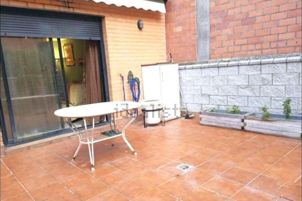 Adosado de 3 habitaciones en Zuera en venta con garaje - 225.000 € (Ref: 9772885)