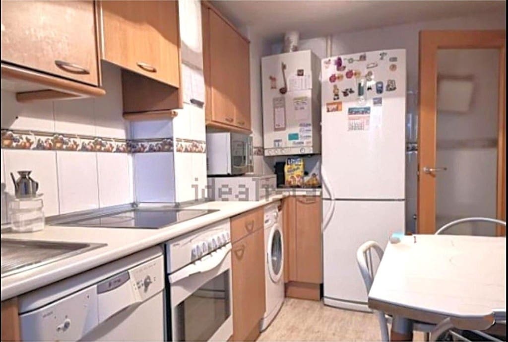 Adosado de 3 habitaciones en Zuera en venta con garaje - 225.000 € (Ref: 9772885)