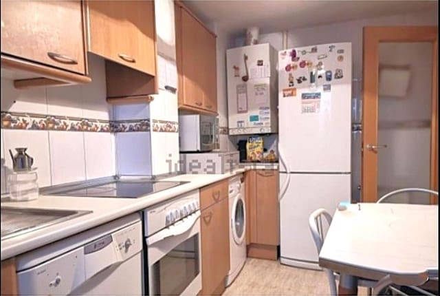 Adosado de 3 habitaciones en Zuera en venta con garaje - 225.000 € (Ref: 9772885)