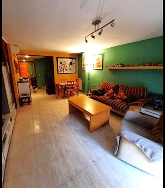 Adosado de 3 habitaciones en Zuera en venta con garaje - 225.000 € (Ref: 9772885)