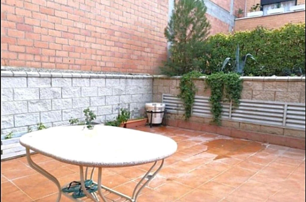 Adosado de 3 habitaciones en Zuera en venta con garaje - 225.000 € (Ref: 9772885)