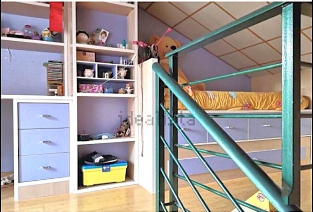 Adosado de 3 habitaciones en Zuera en venta con garaje - 225.000 € (Ref: 9772885)