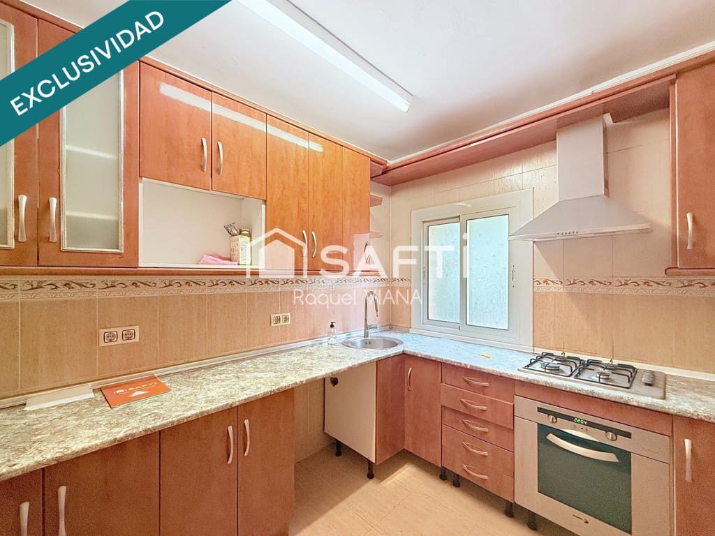 10 chambre Villa/Maison à vendre à Sant Vicenc dels Horts - 395 000 € (Ref: 9772890)