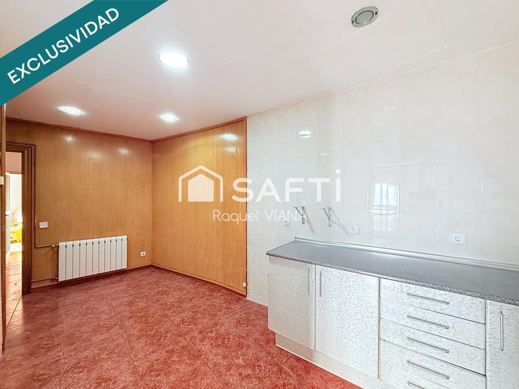 10 chambre Villa/Maison à vendre à Sant Vicenc dels Horts - 395 000 € (Ref: 9772890)